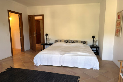 Dormitorio principal con baño en suite
