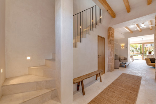 Escalera con detalles refinados