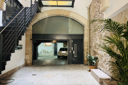 Eingang mit Garage