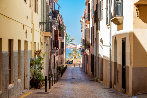 Encanto mediterráneo en Calatrava – una joya con vistas laterales al mar y alma grande