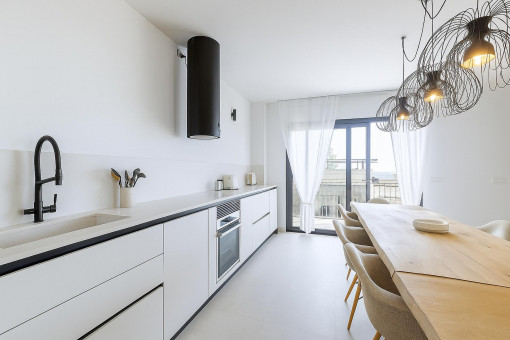buger-long-term-rental-townhouse-luxury-lifestyle-fully-furbished-swimming-pool-roof-terrace-07