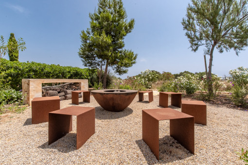 Area de fogata en el jardín