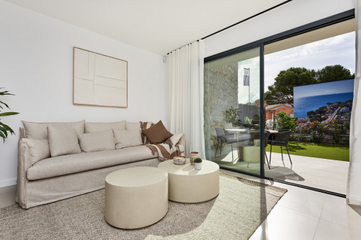 Luminoso salon con acceso a la terraza