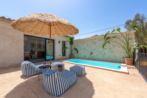 Finca rural cerca de Lloret de Vistalegre con terraza y piscina