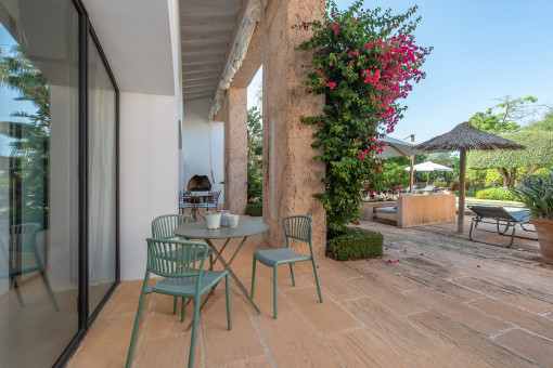 Terraza con chimenea 