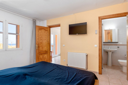 Apartamento de invitados independiente con dos dormitorios, salón, baño y terraza