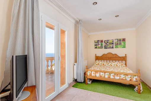 Apartamento de invitados independiente con dos dormitorios, salón, baño y terraza