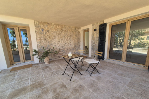 Terraza delantera