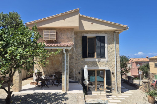 Casa y jardín