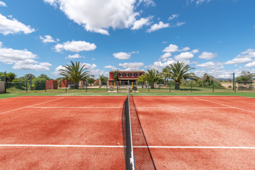 Finca con pista de tenís