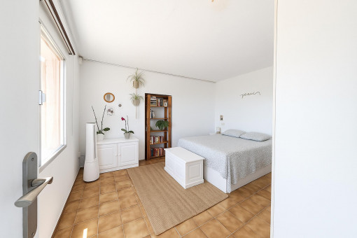 Tercer dormitorio doble en el apartamento de invitados