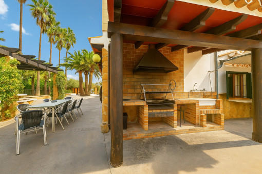 Zona de barbacoa y terraza