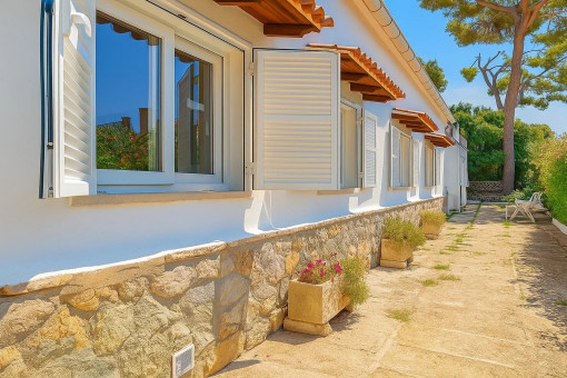 Vista lateral de la casa