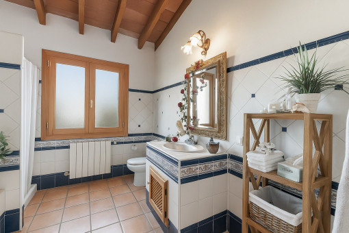Primer baño en la planta superior