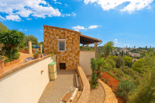 Vista lateral con terraza a la vista