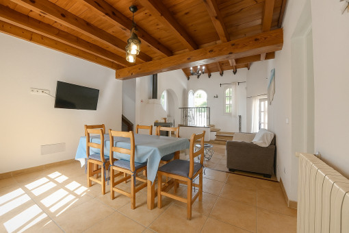 Comedor y salón a la vista