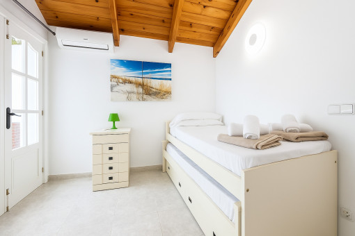 Primer dormitorio de dos en planta alta