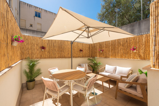 Un hogar a cielo abierto – Elegante piso amueblado con gran patio en el corazón de Santa Catalina