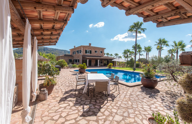 Fantástica finca con piscina y preciosos jardines en Llucmajor