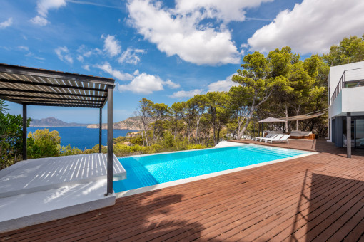 Terraza de la piscina