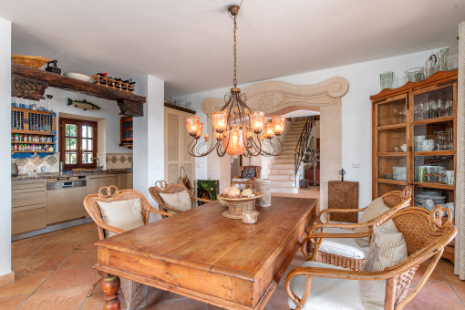 Comedor con cocina integrada