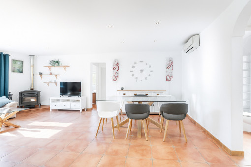 Comedor y sala de estar abierta
