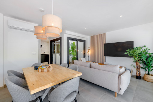Comedor conectado con la cocina abierta