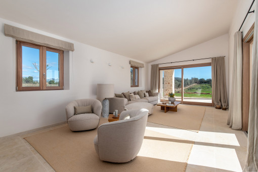 Sala de estar luminosa