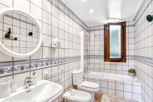 Baño con bañera