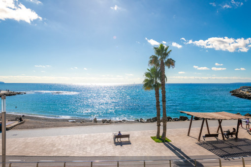 Hermoso apartamento con vistas al mar en primera línea en Portixol