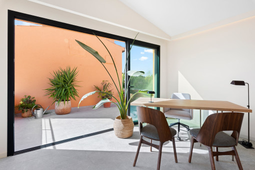 Despacho con terraza privada