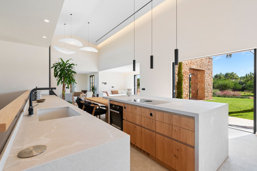 ocina con vistas hacia la terraza