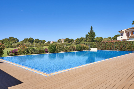 Piscina comunitaria para relajarse