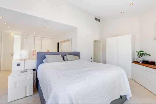 Amplio dormitorio principal