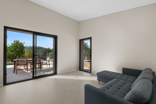 Salón del apartamento separado con acceso a la terraza privada