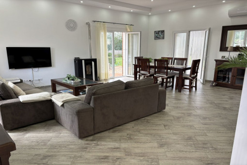 Salón-comedor de concepto abierto