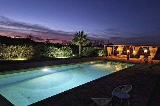 Piscina hacia el Lounge