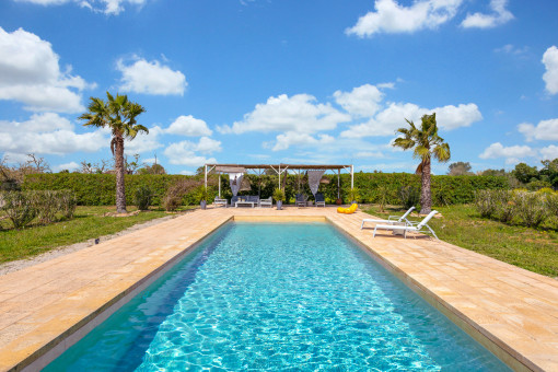 Elegante finca con gran piscina en una ubicación tranquila cerca de Es Trenc