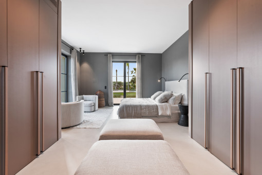 Dormitorio con vestidor