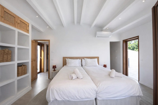 Dormitorio con salida a terraza