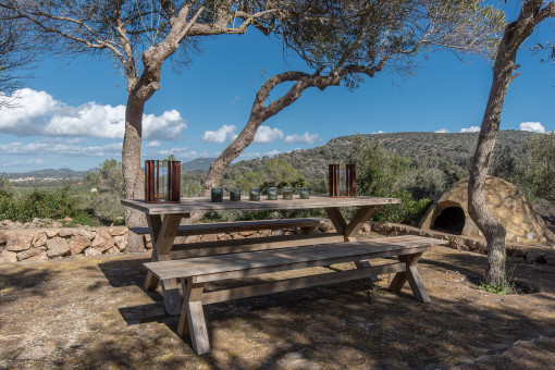 Vista panoramica con mesa de picnic