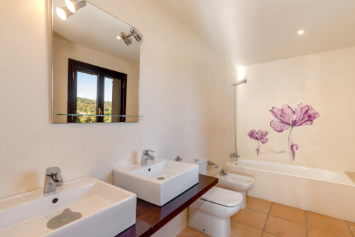 Baño en Suite con bañera