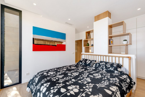 Suite principal con vestidor inteligente y armarios a medida