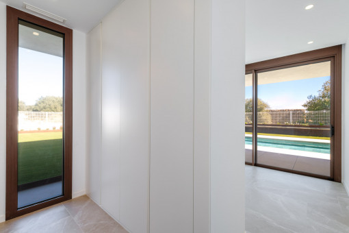 Dormitorio en planta baja con vestidor