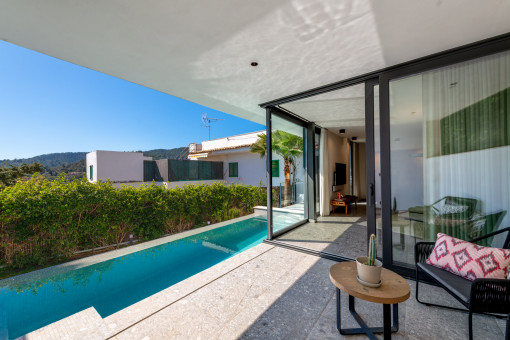Piscina y jardin 