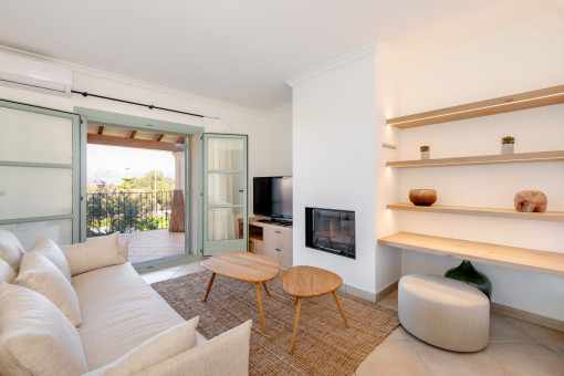 Salón con chimenea