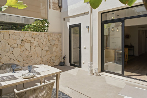 Gran patio soleado 