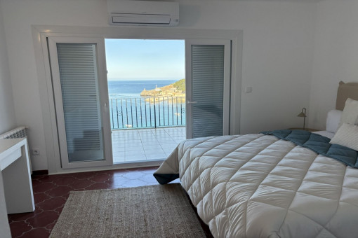 Dormitorio con vistas al mar