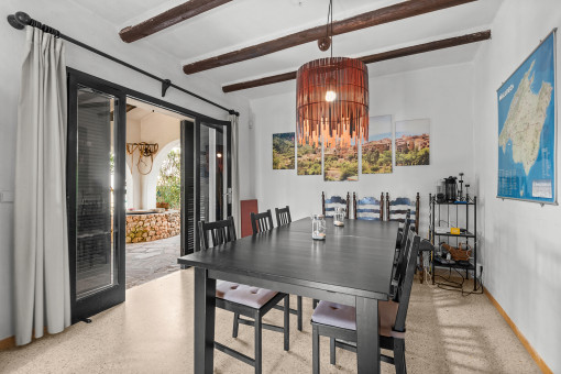 Comedor con acceso a la terraza