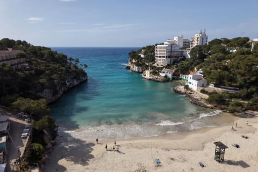 La playa de Cala Santanyí está a pocos metros de distancia